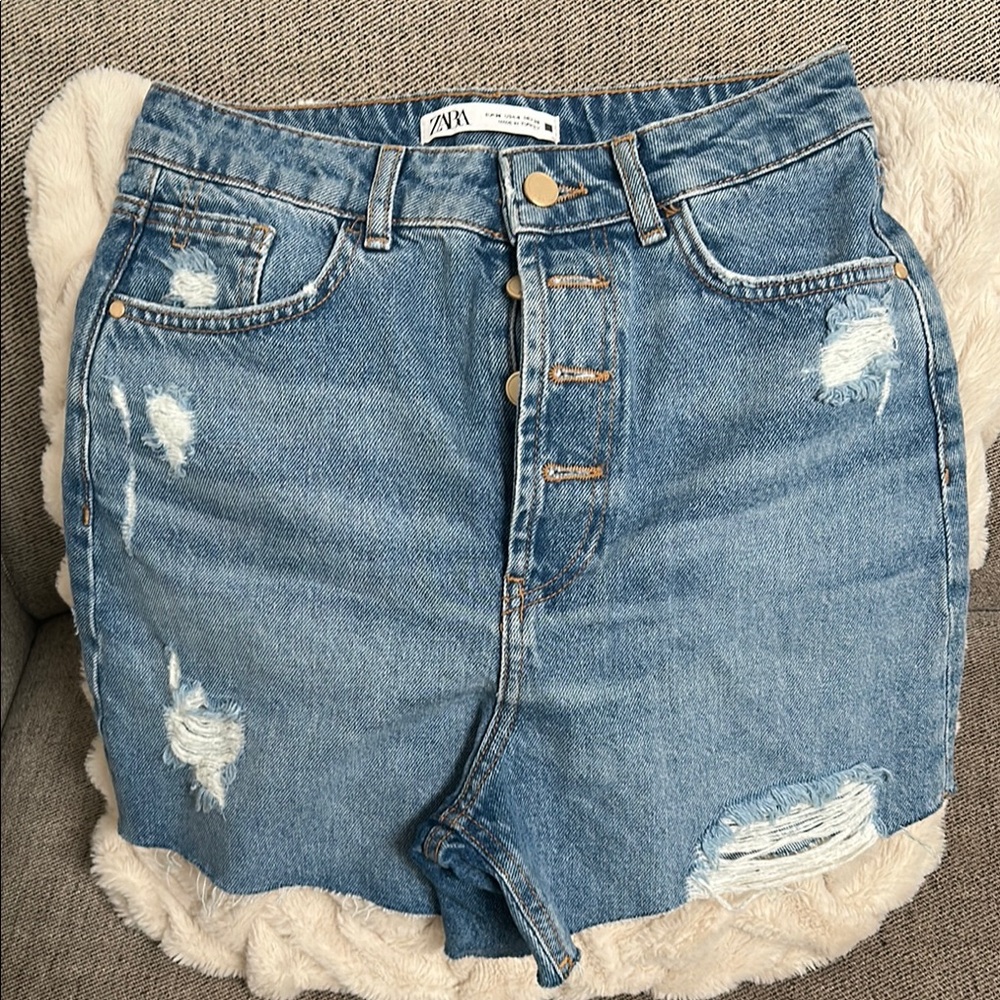 NWOT Zara Blue Distressed High-Rise Jean Shorts -size 4